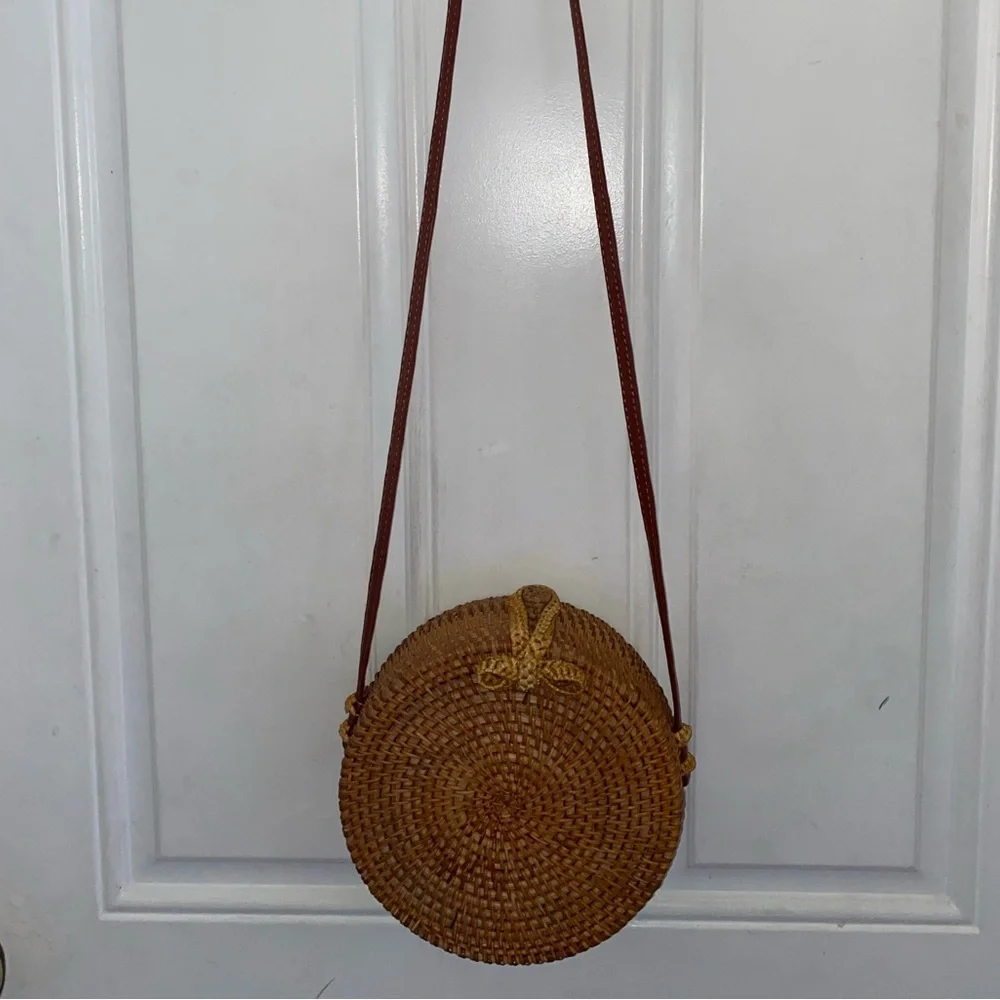 Round Woven Rattan Crossbody Bag in Natural Brown